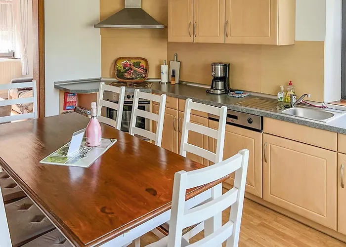 4 Bedroom Awesome Home In Schoenberg